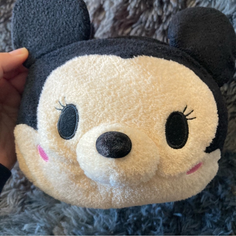 Medium Minnie Mouse tsum tsum plush